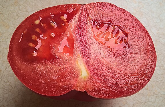 Raspberry tomato - cross section