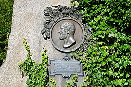 The likeness of Hermann von Pückler-Muskau on the stone in Muskau Park