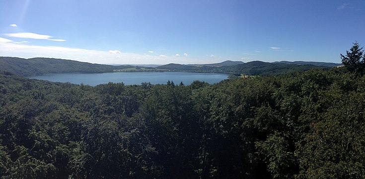 Aussicht vom Lydiaturm auf den Laacher See (2016)