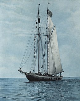 Bluenose (раскрашенная фотография, ок. 1930)