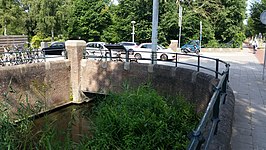 Fré Cohenbrug met duiker vanaf het zuiden gezien (juli 2018)