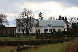 Sausti Manor