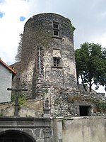 Vieille Tour, vestige du château de Marsat en 2011.