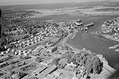 Tønsberg Reperbane 1959, med Teie hovedgård foran i bildet Foto: Widerøe/Vestfoldmuseene