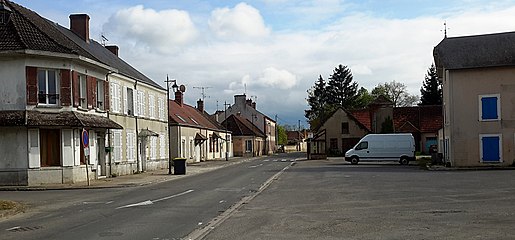 Place Saint Aignan et route de Ladon.