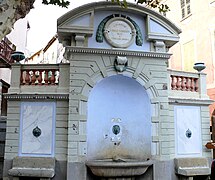 Fontaine sur la place de la République.