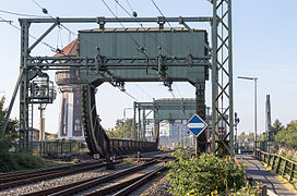 Pont d'elevador rodant de ferrocarril a Oldenburg, Alemanya