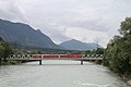 Wendezug der Zillertalbahn auf der Brücke über den Inn bei Jenbach