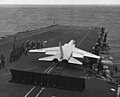 A3J-1 перед запуском с авианосца «Форрестол» во время испытаний, ноябрь 1960 года