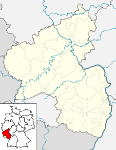 Mapa konturowa Nadrenii-Palatynatu, na dole nieco na prawo znajduje się punkt z opisem „Pirmasens”