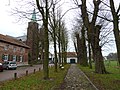 Aan de kerk