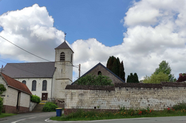 Berneville, et son église.