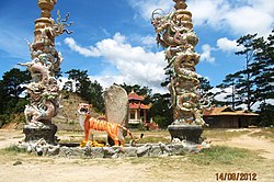 Tourist attraction on top of Sông Pha pass