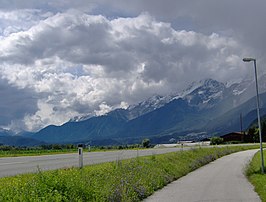 Het Oberinntal bij Unterpettnau, blik richting Telfs