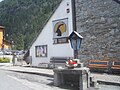 Veduta del paese con il logo del Parco nazionale del Gran Paradiso