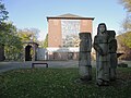 Waldfriedhof: Eingangsanlage mit Baulichkeiten