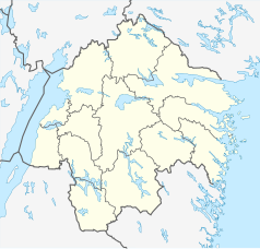 Mapa konturowa Östergötlandu, blisko centrum u góry znajduje się punkt z opisem „Norsholm”