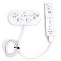 Wii Classic Controller an Wii-Fernbedienung (2006)