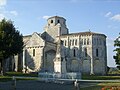 Vue générale de l'église romane