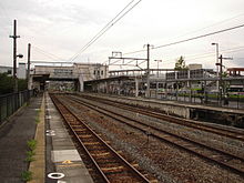 Housono-Station-platform.jpg