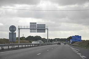 Entrée A 84 Caen.JPG