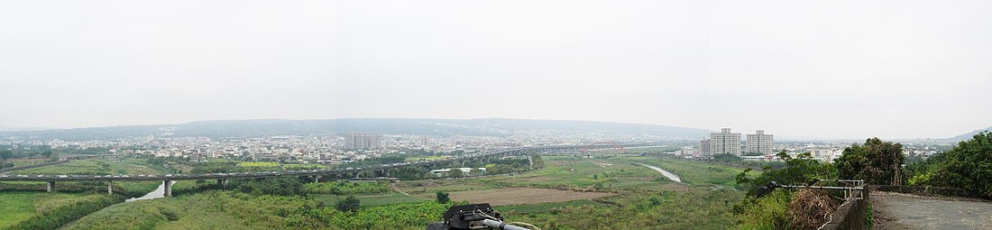 Panoramo al Nantou el supro de monteto