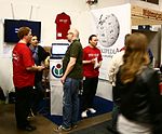 Wikipedias monter på bokmässan i Göteborg 2010.