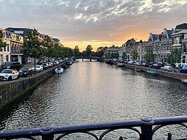 Nieuwe Gracht te Haarlem, gezien vanaf de Kruisbrug