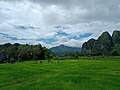 Lanskap persawahan dan pegunungan karst di Dusun Pajjaiyang