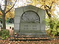 Denkmal für Opfer des 1. und 2. Weltkriegs auf Michaelisfriedhof