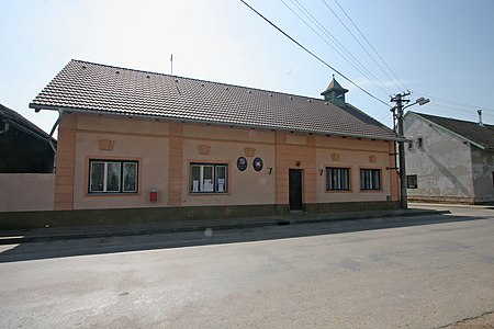 Třibřichy : la mairie.