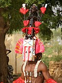 Person wearing a Satimbe mask