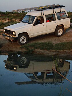 Nissan Patrol 260 RD28 largo, con techo alto