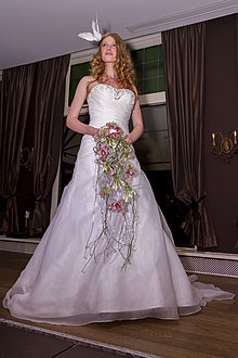 Wedding-dress-001.jpg