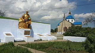 Monument aux morts de la Seconde Guerre mondiale à Novoukrainka[3].