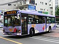 東口バスターミナルを発車する松戸新京成バス（工業団地方面行）