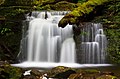 Cataratas Strickland en Tasmania, Australia. Imagen tomada usando un filtro de densidad neutra. Los filtros ND reducen la luminosidad sin afectar a la calidad cromática permitiendo la incrementar la apertura y aumentar la exposición sin sobreexponer la imagen.