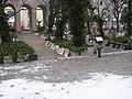 Morminte comune în cimitirul din parcul interior al sinagogii