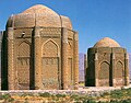 Architecture des tours et des tombes : deux mausolées de princes seldjoukide à Qazvin.