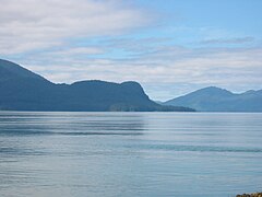 Le « nez d'éléphant » (Elephant’s Nose), sommet de l'île Woronofski vu depuis Wrangell.