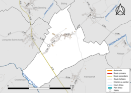 Carte en couleur présentant le réseau hydrographique de la commune