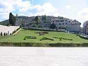 Vido fronte de la baziliko de Sankta Francisko