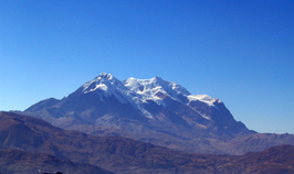 Illimani gezien vanaf La Paz