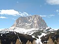 Saslonch er kjennemerket for Gherdëina. Fjellet er 3181 moh.