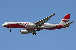 Tupolew Tu-204-100 der Red Wings Airlines