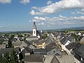 Die Hauptstraße verläuft über der Trasse der Ausoniusstraße von Trier nach Bingen