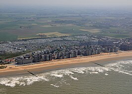 Overzichtsbeeld van Westende-Bad, met helemaal links de Residentie Bellevue