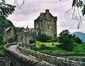 Borgen Eilean Donan i Skottland var Riddar Katos borg i Mio min Mio.