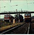 1981 vor der Waltherstraßenbrücke. DR Class 242 und DR Class 250