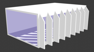 Vertikale Sonnenblenden (vertical louvers); verwandeln auch niedriges direktes Sonnenlicht in Streulicht.